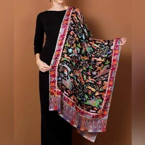 ❤️ Women’s Shawl or scarf. New with tag and beautiful design. Great Gift.